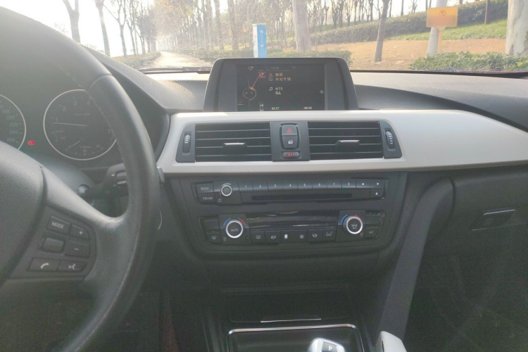 宝马3系 2015款 320Li 时尚型局部细节16