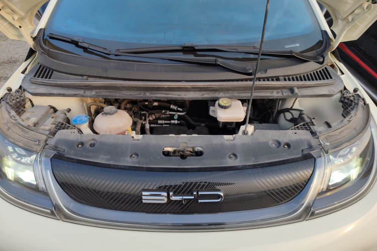 比亚迪 海豚 2023款 420km 时尚版机舱底盘24