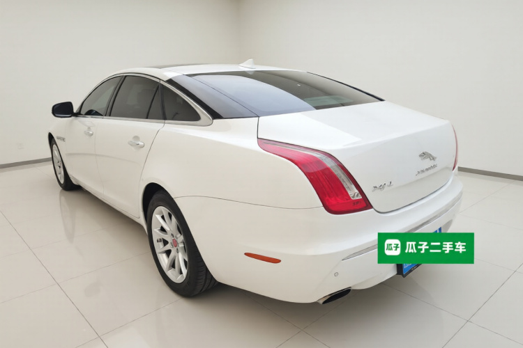 捷豹XJ 2014款 XJL 2.0T 两驱典雅商务版车身外观5