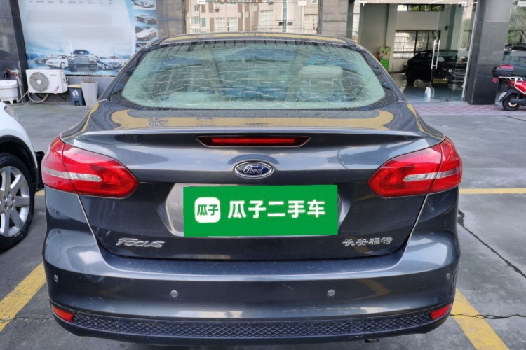 福特 福克斯 2015款 三厢 1.6L 手动舒适型车身外观6