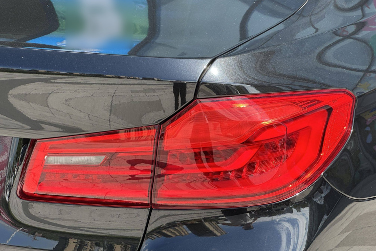 宝马5系 2020款 530Li 尊享型 豪华套装车身外观6008