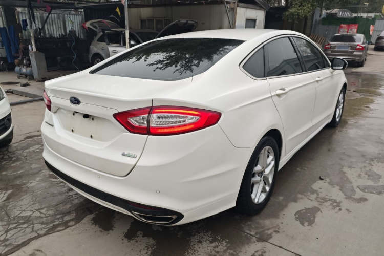 福特 蒙迪欧 2013款 1.5L GTDi180时尚型车身外观7