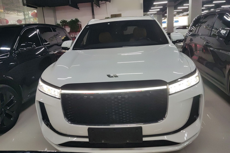 理想汽车 理想ONE 2020款 增程6座版车身外观2