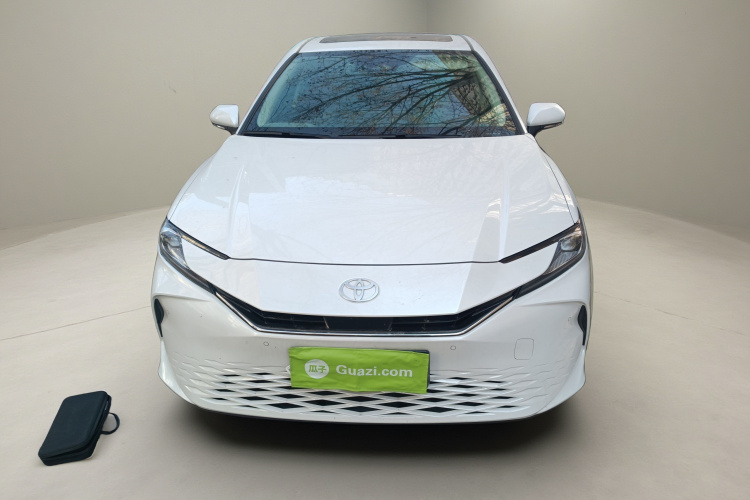 丰田 凯美瑞 2024款 双擎 2.0HGVP 豪华版车身外观2