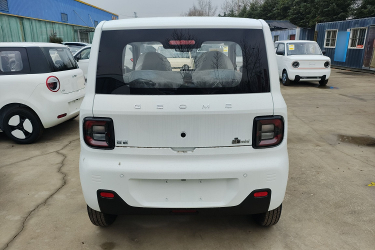 吉利银河 2024款 熊猫mini 200km 耐力熊车身外观6