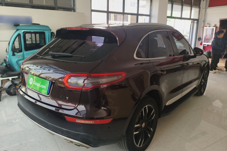 众泰SR9 2017款 2.0T 自动极致之梦版车身外观7