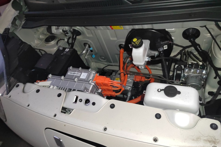 五菱汽车 宏光MINIEV 2025款 四门版 进阶款机舱底盘24