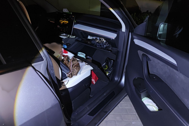 特斯拉 Model Y 2024款 后轮驱动版局部细节9005