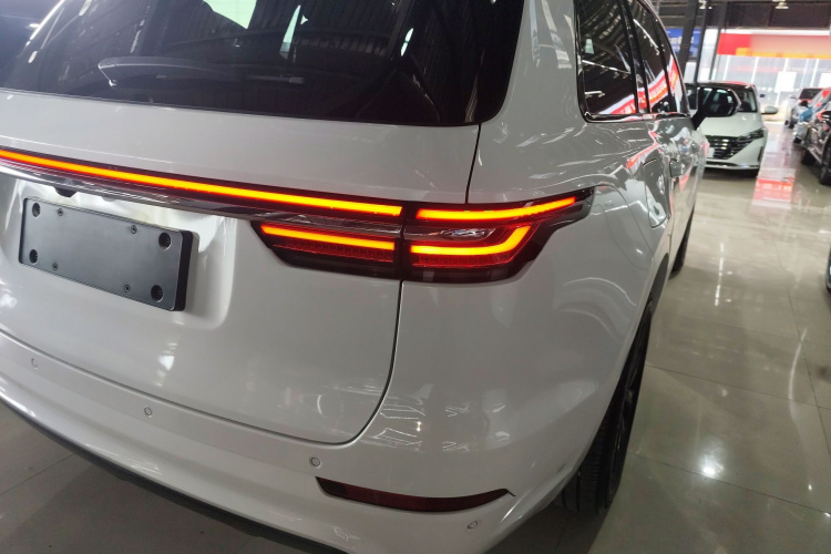 理想汽车 理想ONE 2020款 增程6座版车身外观9