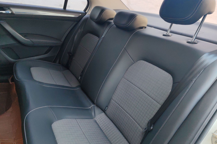 大众 桑塔纳 2016款 1.6L 自动舒适版中控内饰21