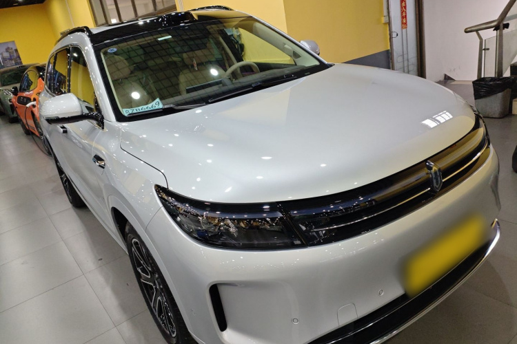 鸿蒙智行 问界M7 2024款 1.5T 智驾四驱Ultra版 5座车身外观3