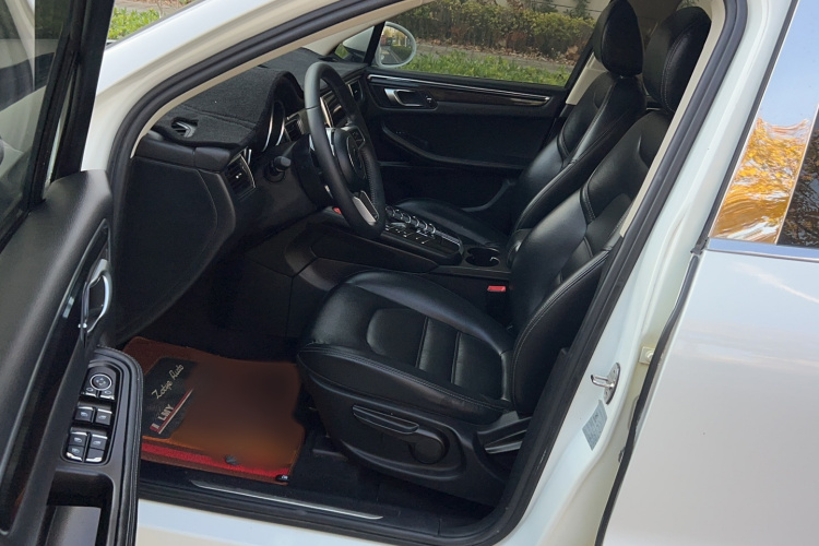 众泰SR9 2017款 2.0T 自动极致之光版局部细节19