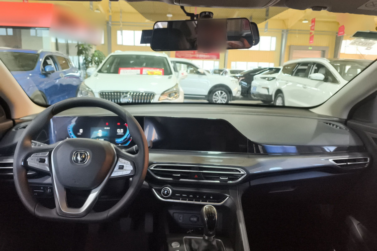 长安 逸动 2020款 PLUS 1.6L GDI 手动精英型中控内饰12