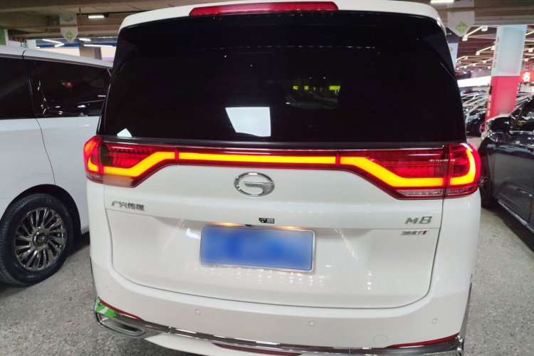 广汽传祺 传祺M8 2021款 领秀系列 390T 尊享版车身外观6