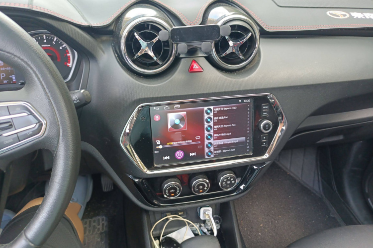 东南DX3 2018款 1.5T CVT尊贵型局部细节16