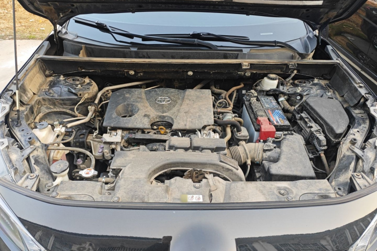 丰田 威兰达 2022款 2.0L CVT四驱豪华PLUS版机舱底盘24