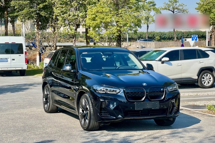 宝马iX3 2022款 改款 创领型车身外观6008