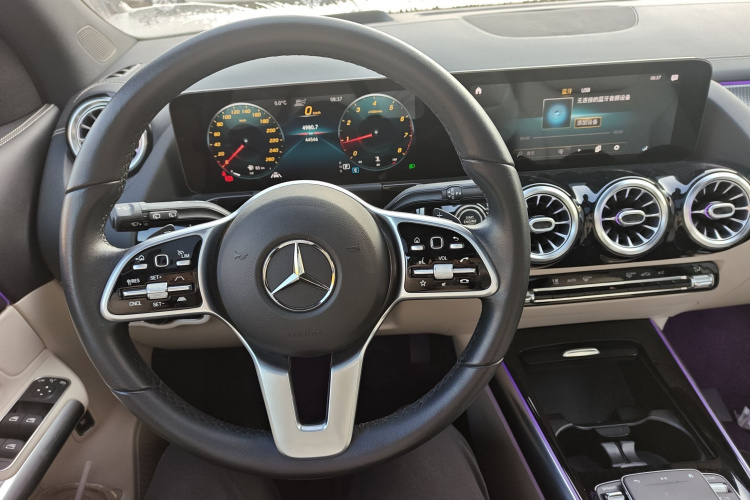 奔驰GLA 2020款 GLA 200 4MATIC中控内饰7003