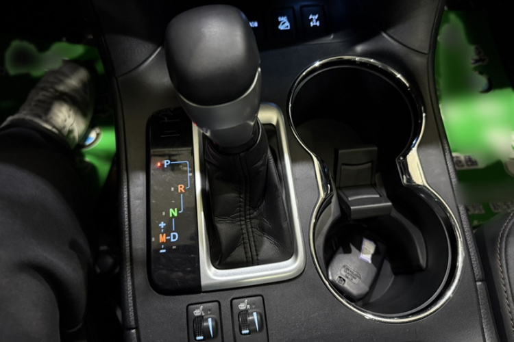 丰田 汉兰达 2018款 2.0T 四驱豪华版 7座 国VI局部细节18