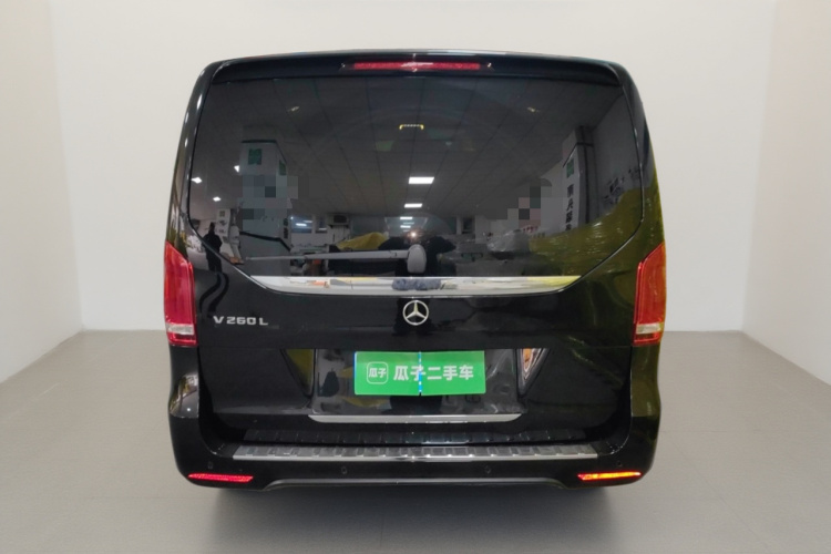 奔驰V级 2020款 V 260 L 长轴距豪华版车身外观6