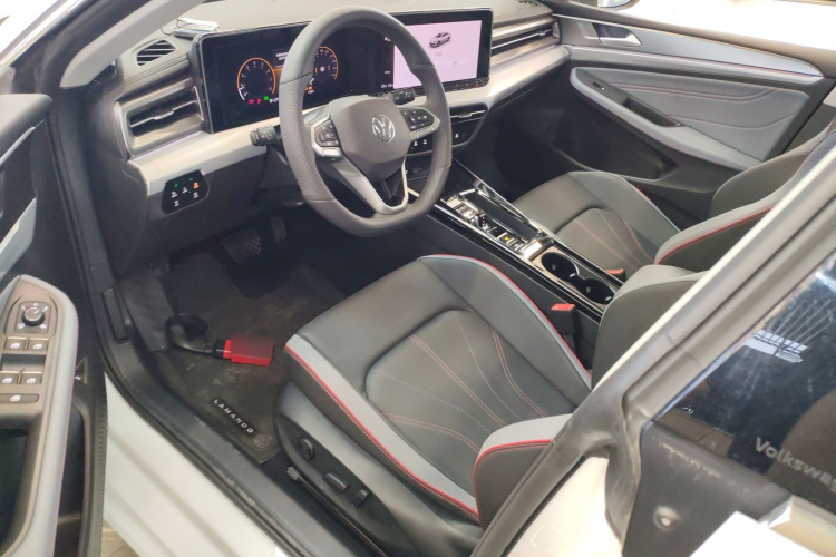 大众 2025款 凌渡L 280TSI DSG酷辣版中控内饰19