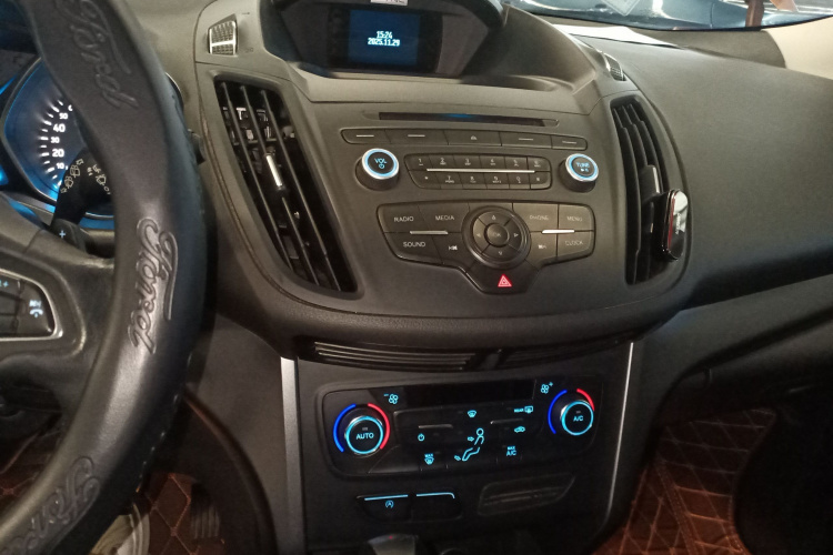 福特 翼虎 2017款 EcoBoost 180 两驱铂翼型中控内饰7002