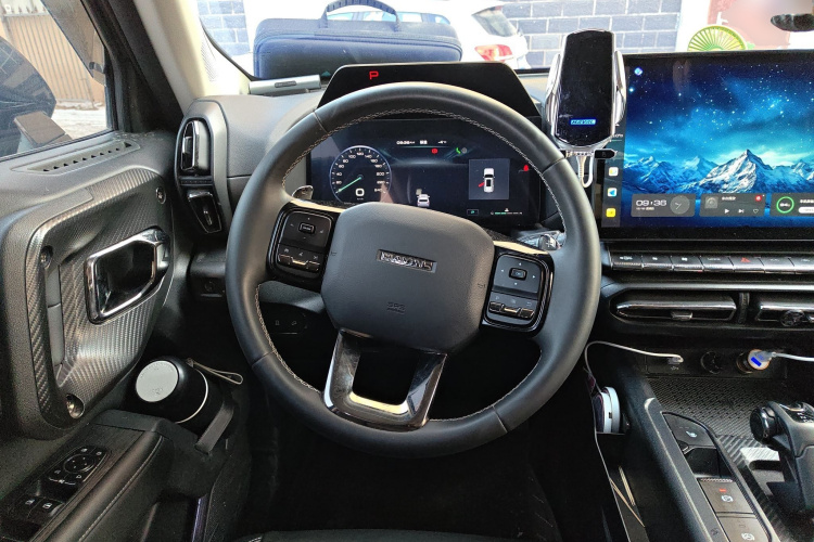 哈弗大狗 PLUS 2023款 2.0T 四驱潮野Plus中控内饰13