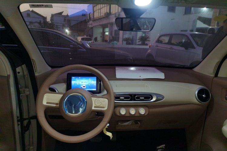 五菱汽车 宏光MINIEV 2025款 四门版 进阶款中控内饰12