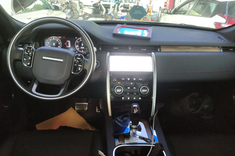 路虎 发现运动版 2020款 249PS R-Dynamic 性能版中控内饰7002