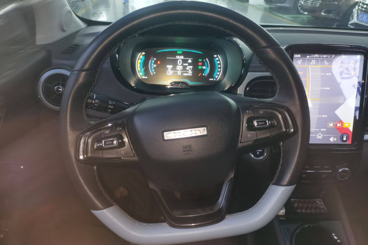 奇瑞新能源 小蚂蚁 2022款 甜粉款 全糖版 三元锂 30kW 301km局部细节13