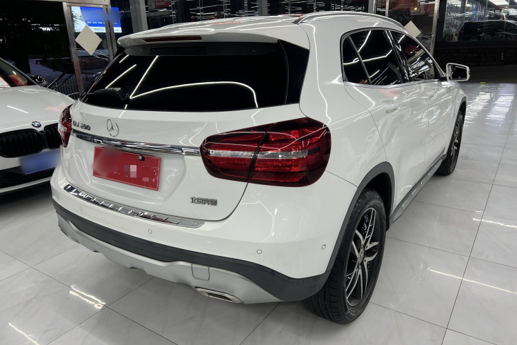 奔驰GLA 2017款 GLA 200 时尚型车身外观6003