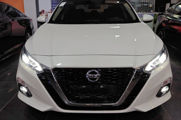 日产 天籁 2021款 2.0T XL 智进版车身外观2