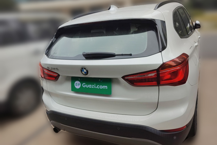 宝马X1 2016款 sDrive18Li 尊享型车身外观6