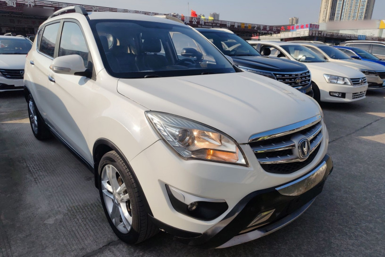 长安CS35 2014款 1.6L 自动豪华型 国IV车身外观3