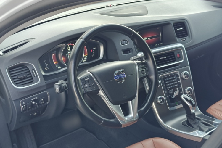 沃尔沃S60 2015款 S60L T5 智驭版中控内饰7007