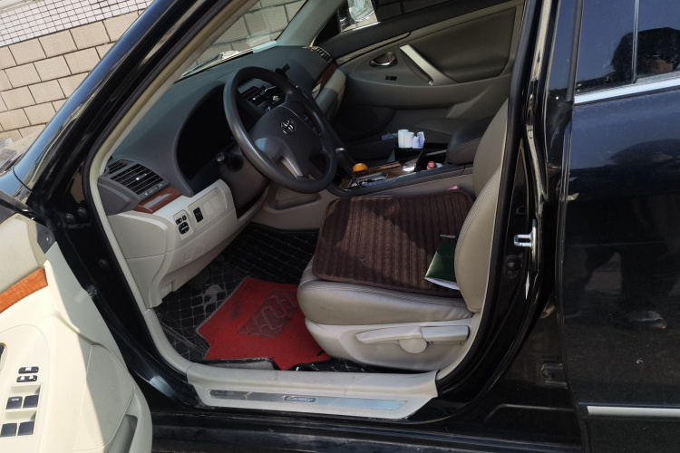 丰田 凯美瑞 2013款 200E 经典精英版中控内饰19