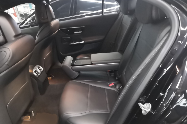 奔驰C级 2022款 C 260 L中控内饰7004