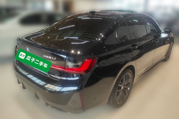 宝马3系 2024款 325Li M运动曜夜套装车身外观7