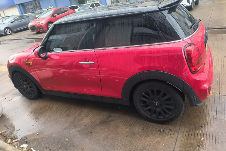 MINI 2016款 1.2T ONE 先锋派车身外观4