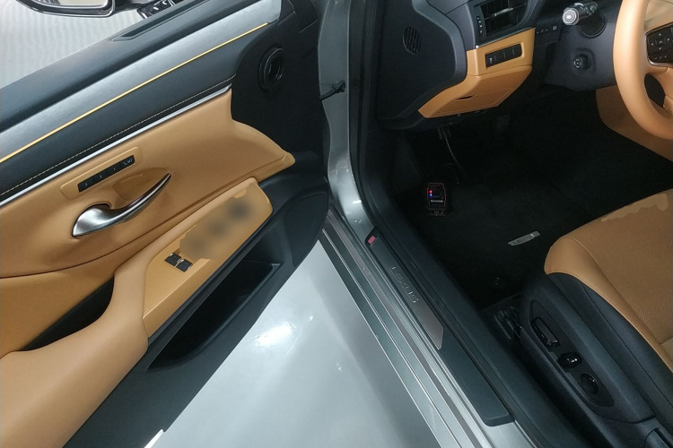 雷克萨斯ES 2025款 200 臻享版中控内饰7003