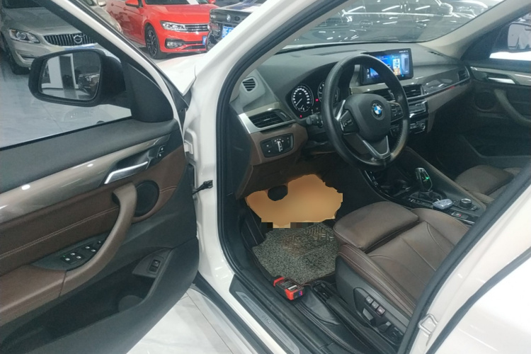宝马X1 2019款 sDrive18Li 尊享型中控内饰20