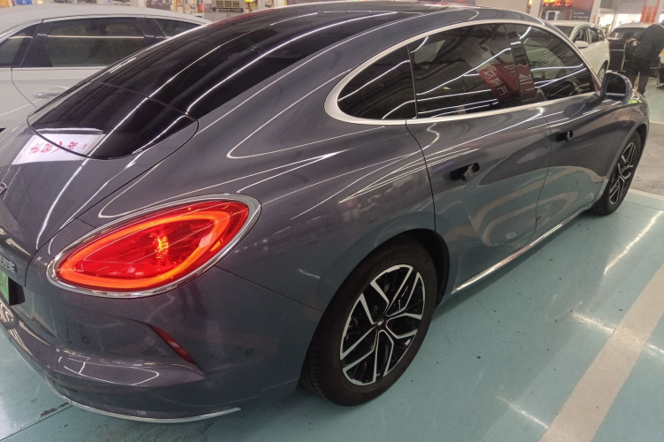 欧拉闪电猫 2022款 555km 豪华版车身外观7