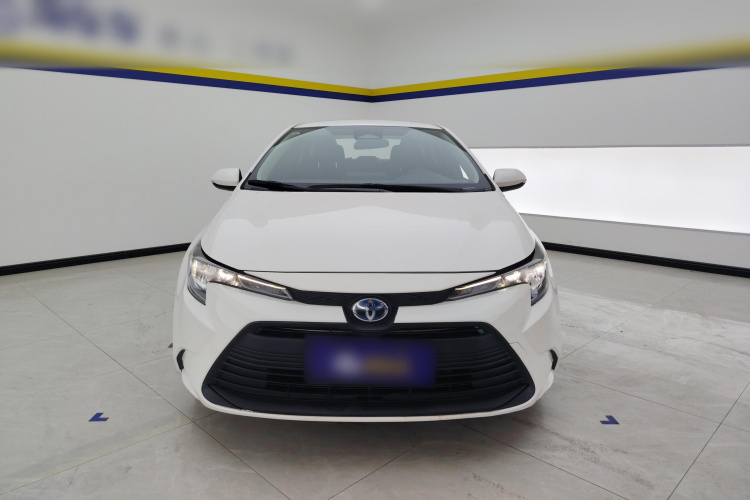 丰田 雷凌 2023款 智能电混双擎 1.8L 领先版车身外观2