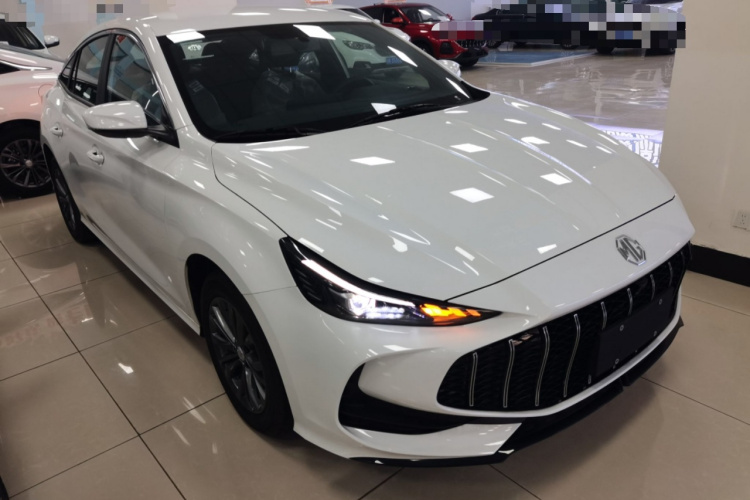 名爵 MG5 2025款 180DVVT 全球抢先版车身外观3