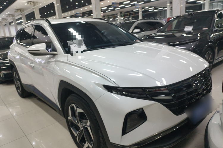 现代 2023款 途胜L 1.5T 自动两驱LUX尊贵版车身外观3
