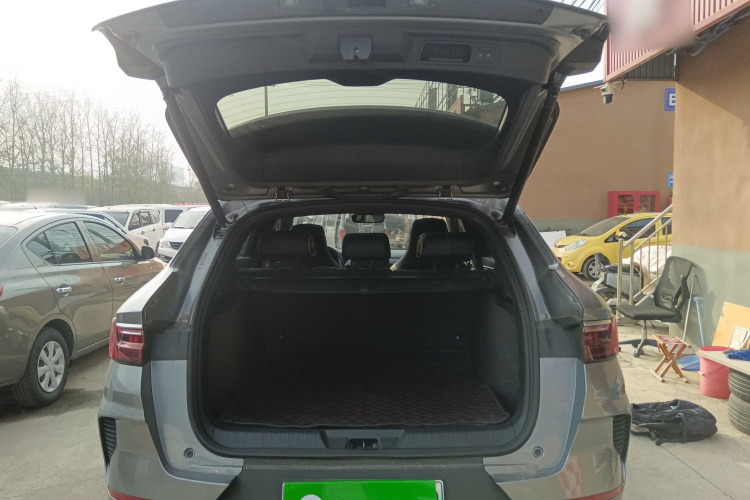 比亚迪 宋PLUS新能源 2021款 DM-i 110KM 旗舰PLUS机舱底盘23