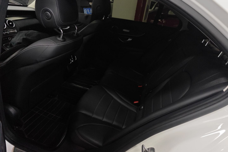 奔驰C级 2017款 C 180 L 运动版中控内饰21