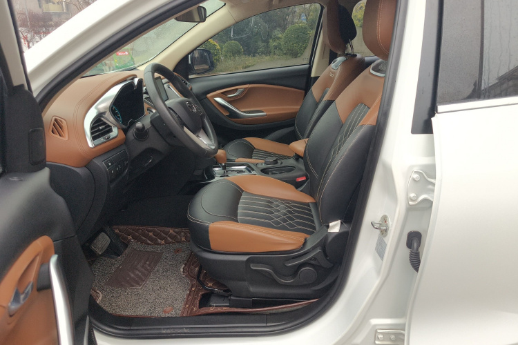 东南DX7 2018款 1.5T 自动荣耀版中控内饰19