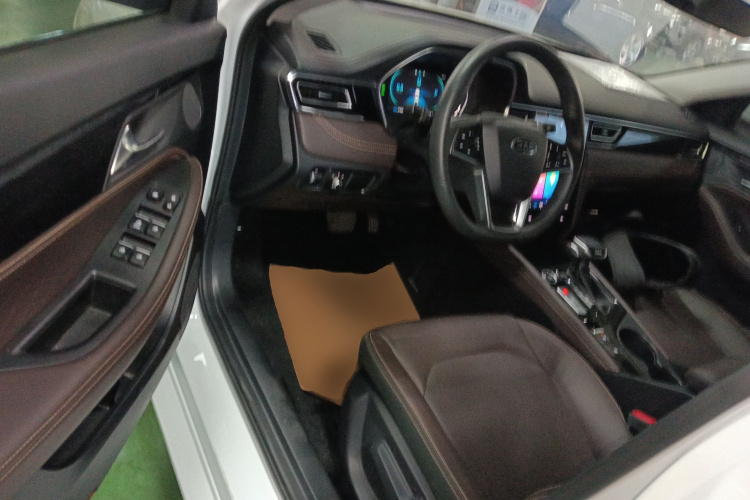 江汽集团 嘉悦A5 2020款 1.5T CVT超越型中控内饰20