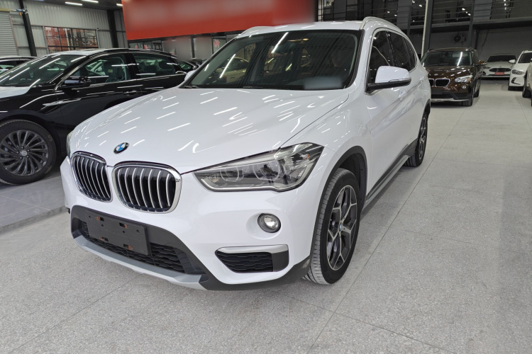 宝马X1 2019款 sDrive18Li 尊享型车身外观1